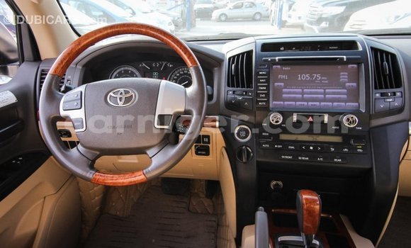 Sayi Imported Toyota Land Cruiser White Babbar mota in Import - Dubai a Agadez Sayi Imported Toyota Land Cruiser White Babbar mota in Import - Dubai a Agadez