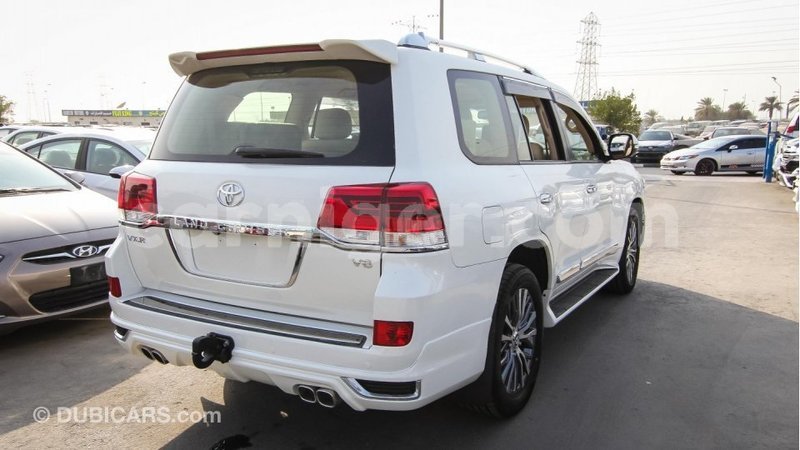 Big with watermark toyota land cruiser agadez import dubai 5081