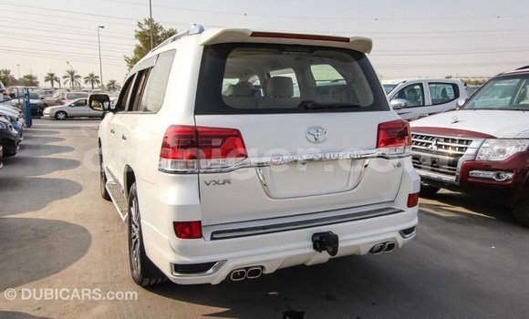 Sayi Imported Toyota Land Cruiser White Babbar mota in Import - Dubai a Agadez Sayi Imported Toyota Land Cruiser White Babbar mota in Import - Dubai a Agadez