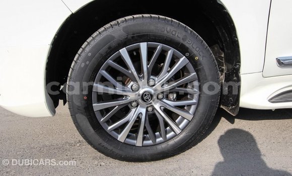 Sayi Imported Toyota Land Cruiser White Babbar mota in Import - Dubai a Agadez Sayi Imported Toyota Land Cruiser White Babbar mota in Import - Dubai a Agadez