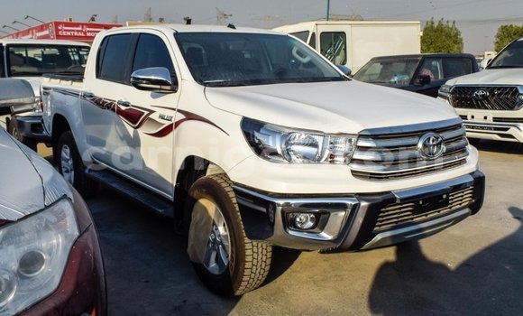 Buy Import Toyota Hilux White Car in Import - Dubai in Agadez Buy Import Toyota Hilux White Car in Import - Dubai in Agadez