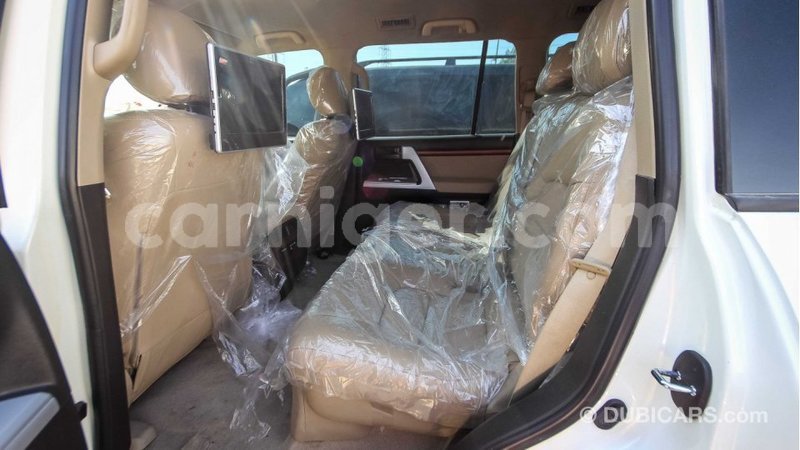 Big with watermark toyota land cruiser agadez import dubai 5086