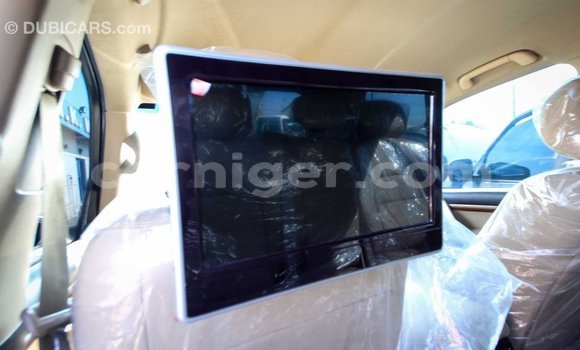 Sayi Imported Toyota Land Cruiser White Babbar mota in Import - Dubai a Agadez Sayi Imported Toyota Land Cruiser White Babbar mota in Import - Dubai a Agadez