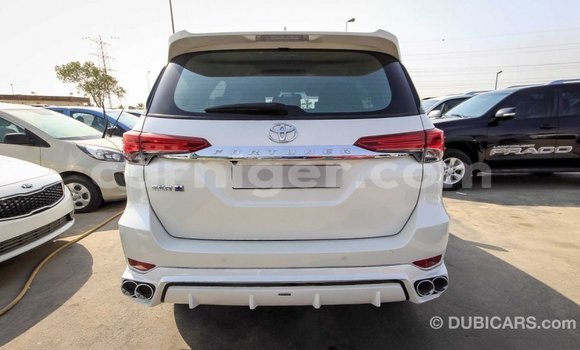 اشتري Imported Toyota Fortuner White سيارة في Import - Dubai في أغاديز اشتري Imported Toyota Fortuner White سيارة في Import - Dubai في أغاديز