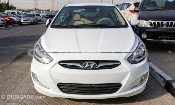 Acheter Import Voiture Hyundai Accent Blanc à Import - Dubai, Agadez Acheter Import Voiture Hyundai Accent Blanc à Import - Dubai, Agadez