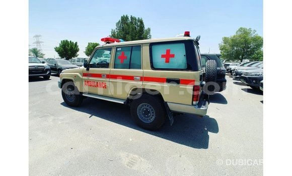 Buy Import Toyota Land Cruiser Beige Truck in Import - Dubai in Agadez Buy Import Toyota Land Cruiser Beige Truck in Import - Dubai in Agadez