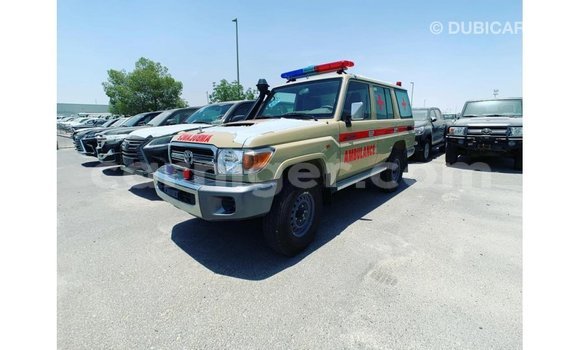 Buy Import Toyota Land Cruiser Beige Truck in Import - Dubai in Agadez Buy Import Toyota Land Cruiser Beige Truck in Import - Dubai in Agadez