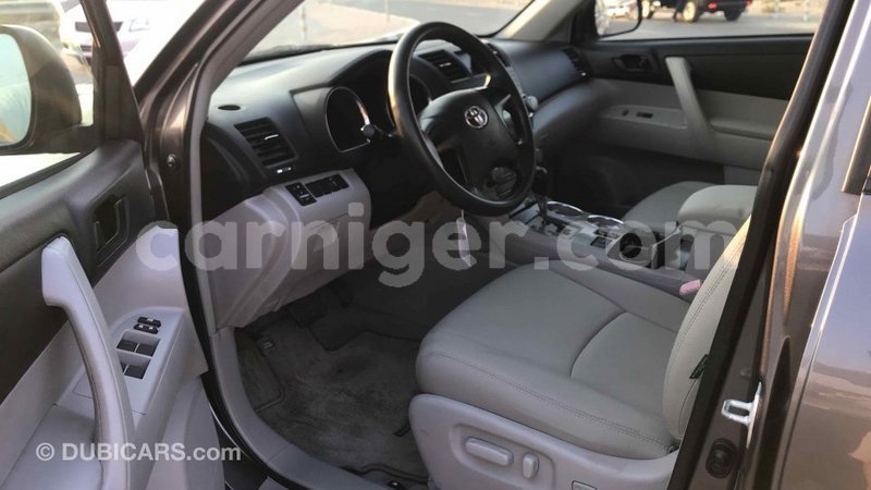 Big with watermark toyota highlander agadez import dubai 5106