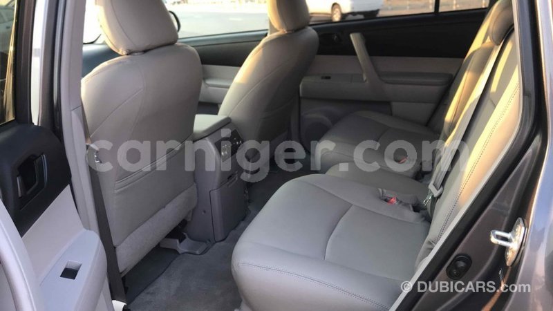 Big with watermark toyota highlander agadez import dubai 5106