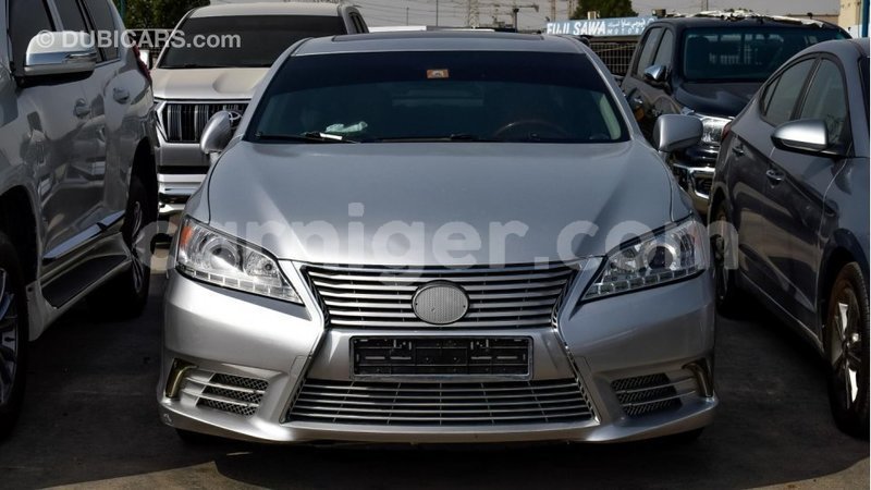 Big with watermark lexus es agadez import dubai 5116