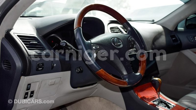 Big with watermark lexus es agadez import dubai 5116