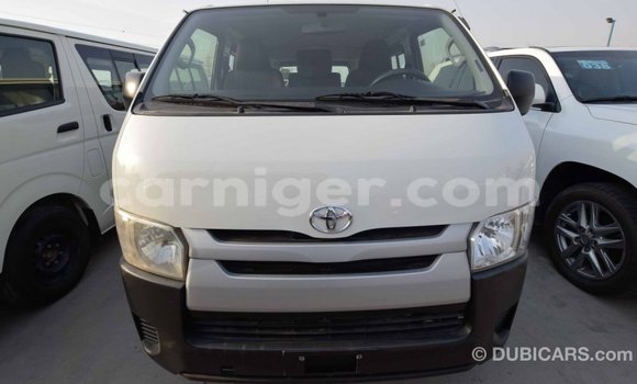 Sayi Imported Toyota Hiace White Mota in Import - Dubai a Agadez Sayi Imported Toyota Hiace White Mota in Import - Dubai a Agadez