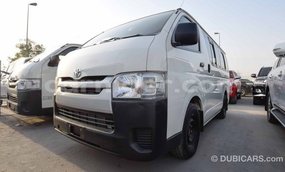 Sayi Imported Toyota Hiace White Mota in Import - Dubai a Agadez Sayi Imported Toyota Hiace White Mota in Import - Dubai a Agadez