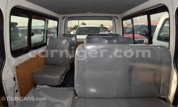 Sayi Imported Toyota Hiace White Mota in Import - Dubai a Agadez Sayi Imported Toyota Hiace White Mota in Import - Dubai a Agadez