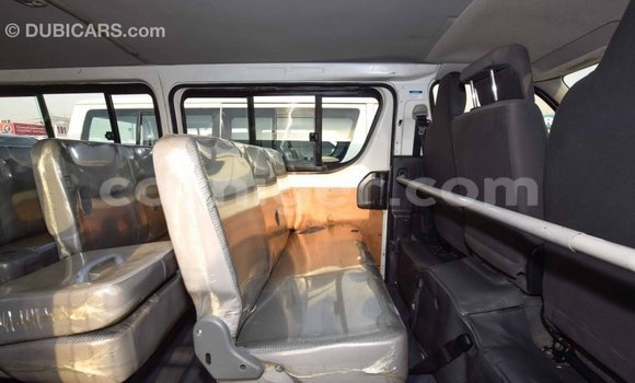 Sayi Imported Toyota Hiace White Mota in Import - Dubai a Agadez Sayi Imported Toyota Hiace White Mota in Import - Dubai a Agadez