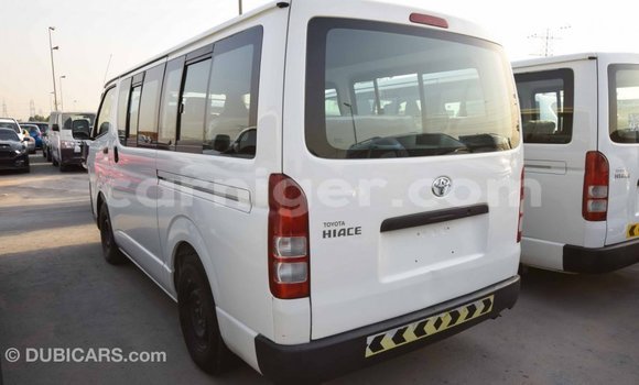 Sayi Imported Toyota Hiace White Mota in Import - Dubai a Agadez Sayi Imported Toyota Hiace White Mota in Import - Dubai a Agadez