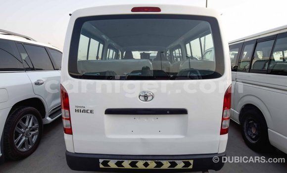 Sayi Imported Toyota Hiace White Mota in Import - Dubai a Agadez Sayi Imported Toyota Hiace White Mota in Import - Dubai a Agadez