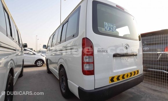 Sayi Imported Toyota Hiace White Mota in Import - Dubai a Agadez Sayi Imported Toyota Hiace White Mota in Import - Dubai a Agadez