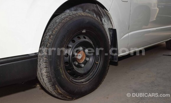 Sayi Imported Toyota Hiace White Mota in Import - Dubai a Agadez Sayi Imported Toyota Hiace White Mota in Import - Dubai a Agadez
