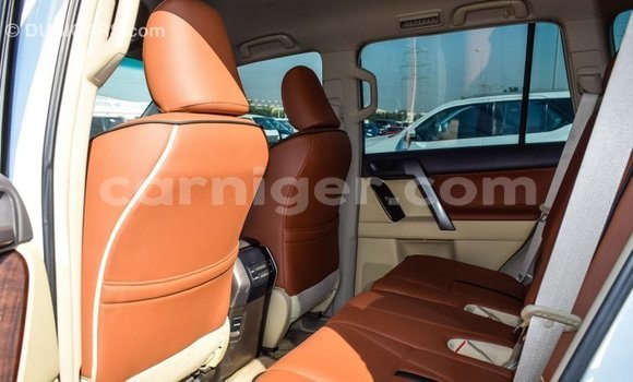 Acheter Import Voiture Toyota Prado Blanc à Import - Dubai, Agadez Acheter Import Voiture Toyota Prado Blanc à Import - Dubai, Agadez