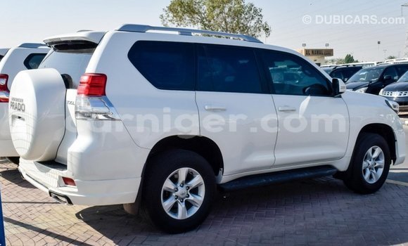 Acheter Import Voiture Toyota Prado Blanc à Import - Dubai, Agadez Acheter Import Voiture Toyota Prado Blanc à Import - Dubai, Agadez
