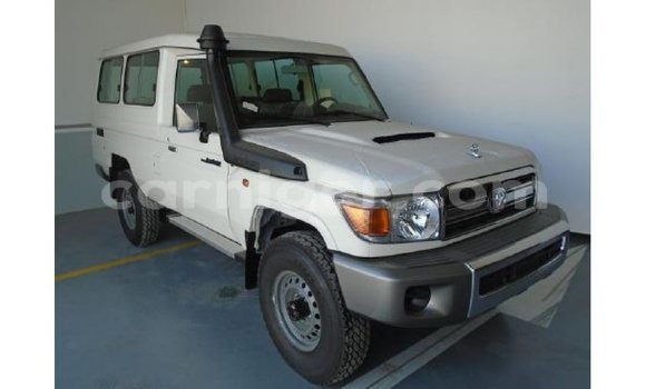 Buy Import Abarth 595 White Car in Import - Dubai in Agadez