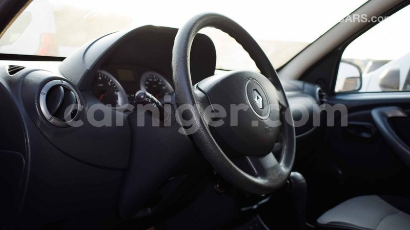 Big with watermark renault duster agadez import dubai 5157