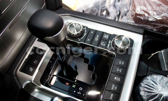 Buy Import Toyota Land Cruiser Black Truck in Import - Dubai in Agadez Buy Import Toyota Land Cruiser Black Truck in Import - Dubai in Agadez