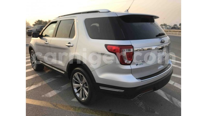 Big with watermark ford explorer agadez import dubai 5163