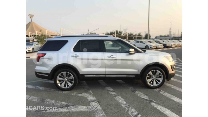 Big with watermark ford explorer agadez import dubai 5163