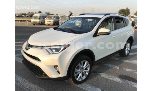 Buy Import Toyota Ade White Truck in Import - Dubai in Agadez Buy Import Toyota Ade White Truck in Import - Dubai in Agadez