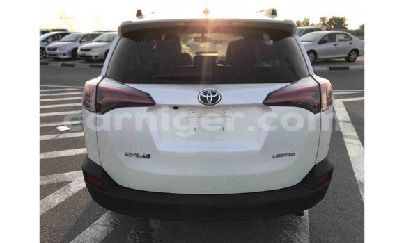 Buy Import Toyota Ade White Truck in Import - Dubai in Agadez Buy Import Toyota Ade White Truck in Import - Dubai in Agadez