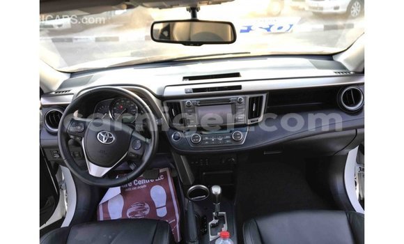 Buy Import Toyota Ade White Truck in Import - Dubai in Agadez Buy Import Toyota Ade White Truck in Import - Dubai in Agadez