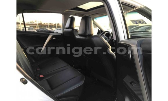 Buy Import Toyota Ade White Truck in Import - Dubai in Agadez Buy Import Toyota Ade White Truck in Import - Dubai in Agadez