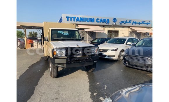 Buy Import Toyota Land Cruiser Beige Truck in Import - Dubai in Agadez Buy Import Toyota Land Cruiser Beige Truck in Import - Dubai in Agadez