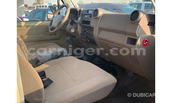 Buy Import Toyota Land Cruiser Beige Truck in Import - Dubai in Agadez Buy Import Toyota Land Cruiser Beige Truck in Import - Dubai in Agadez