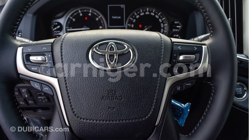 Big with watermark toyota land cruiser agadez import dubai 5169