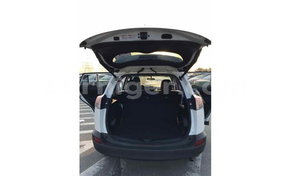 Acheter Import Utilitaire Toyota Ade Blanc à Import - Dubai, Agadez Acheter Import Utilitaire Toyota Ade Blanc à Import - Dubai, Agadez