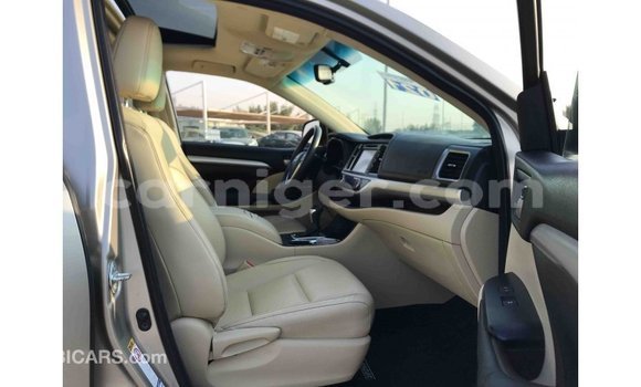 Buy Import Toyota Highlander Other Car in Import - Dubai in Agadez Buy Import Toyota Highlander Other Car in Import - Dubai in Agadez