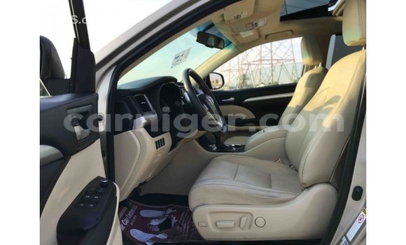 Buy Import Toyota Highlander Other Car in Import - Dubai in Agadez Buy Import Toyota Highlander Other Car in Import - Dubai in Agadez
