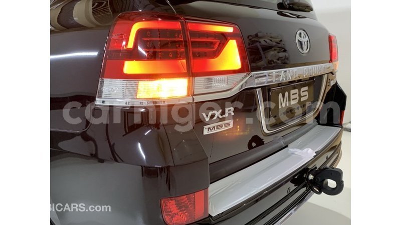 Big with watermark toyota land cruiser agadez import dubai 5175