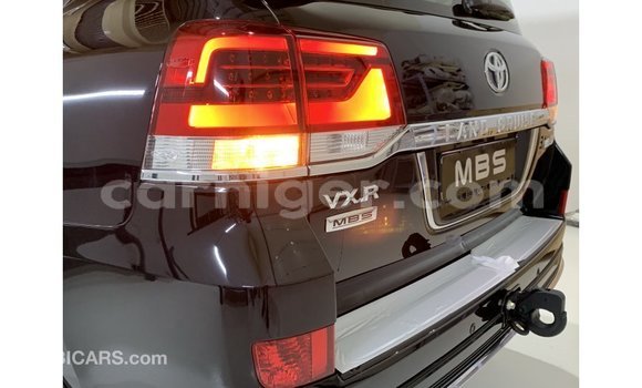 Buy Import Toyota Land Cruiser Black Truck in Import - Dubai in Agadez Buy Import Toyota Land Cruiser Black Truck in Import - Dubai in Agadez