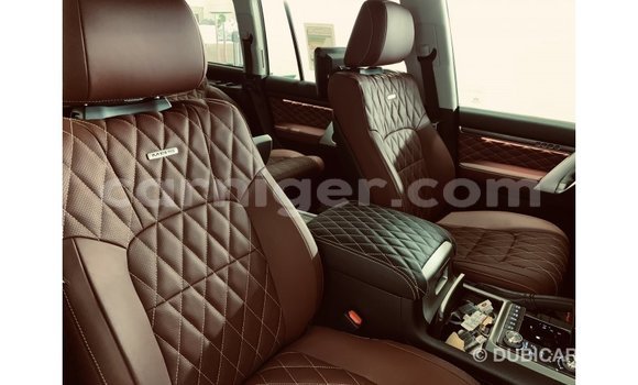Buy Import Toyota Land Cruiser Black Truck in Import - Dubai in Agadez Buy Import Toyota Land Cruiser Black Truck in Import - Dubai in Agadez