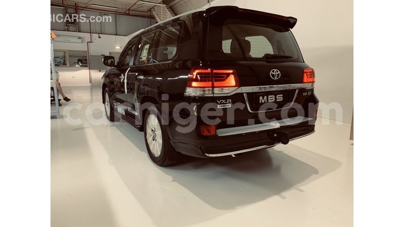 Big with watermark toyota land cruiser agadez import dubai 5175