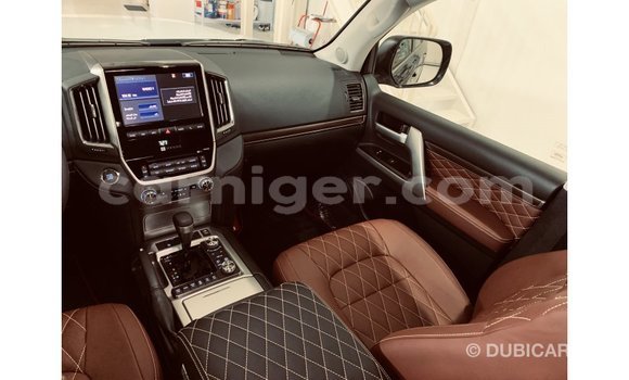 Buy Import Toyota Land Cruiser Black Truck in Import - Dubai in Agadez Buy Import Toyota Land Cruiser Black Truck in Import - Dubai in Agadez
