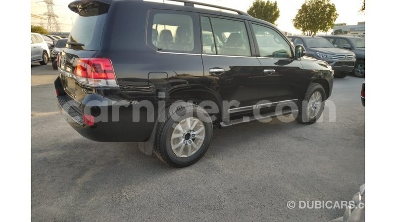 Big with watermark toyota land cruiser agadez import dubai 5181