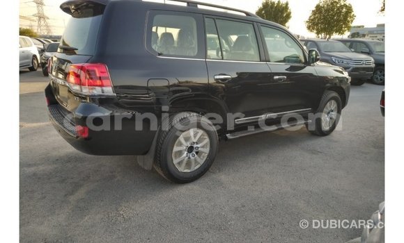 Buy Import Toyota Land Cruiser Black Truck in Import - Dubai in Agadez Buy Import Toyota Land Cruiser Black Truck in Import - Dubai in Agadez