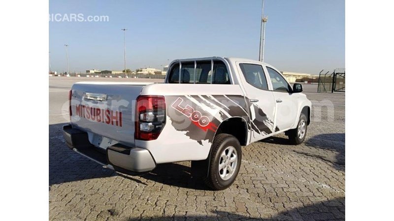 Big with watermark mitsubishi l200 agadez import dubai 5182