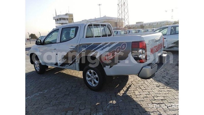 Big with watermark mitsubishi l200 agadez import dubai 5182