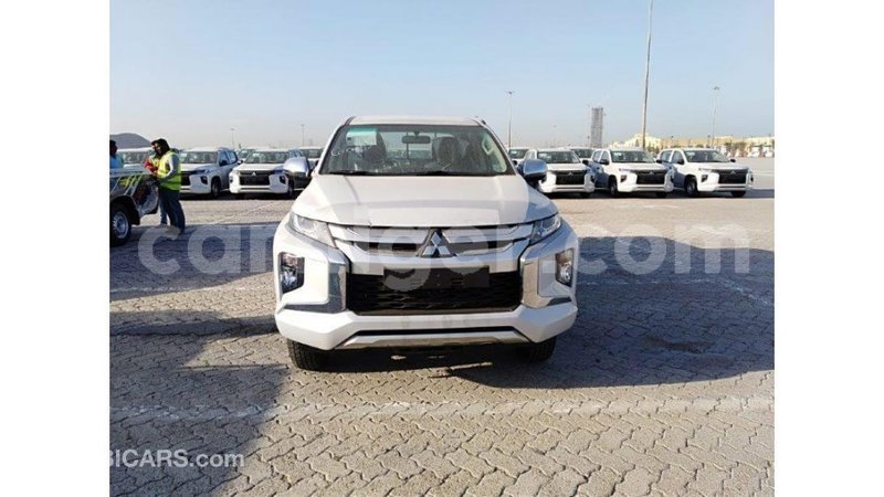 Big with watermark mitsubishi l200 agadez import dubai 5182